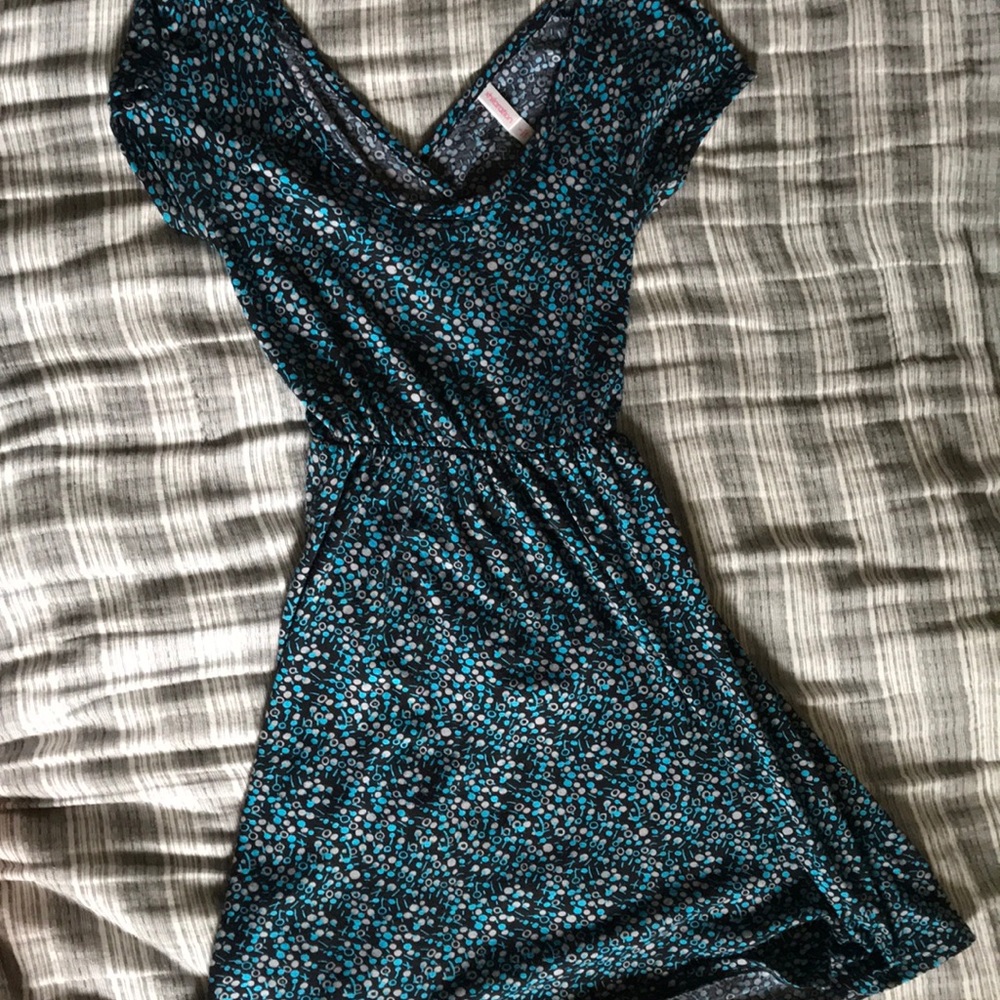 Cap sleeve cotton dress with back cutout